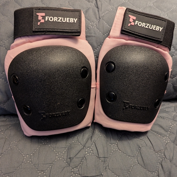 Kids Safety Gear Set - Pink and Black Brand New, Never Used - Picture 6 of 10